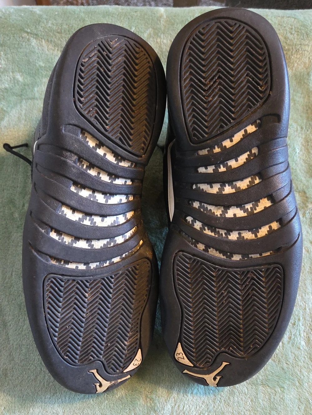 NIKE Air Jordan 12 Retro 